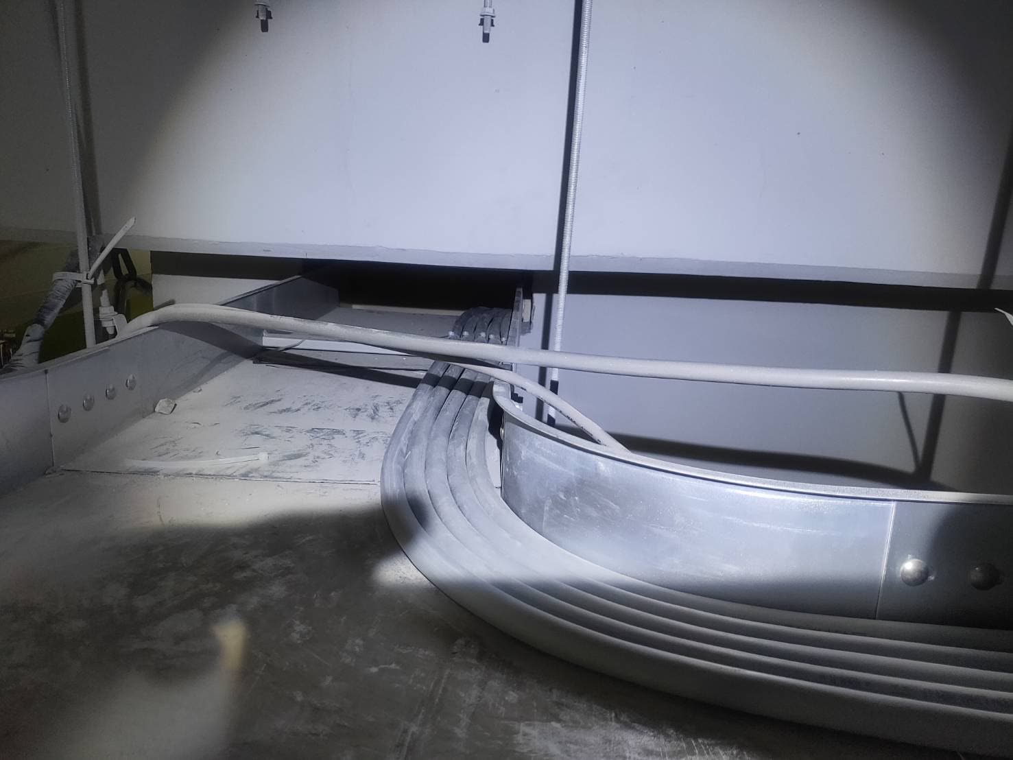 松山機場網路佈線