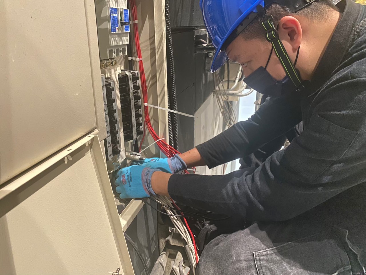 永善科技工程師現場施工